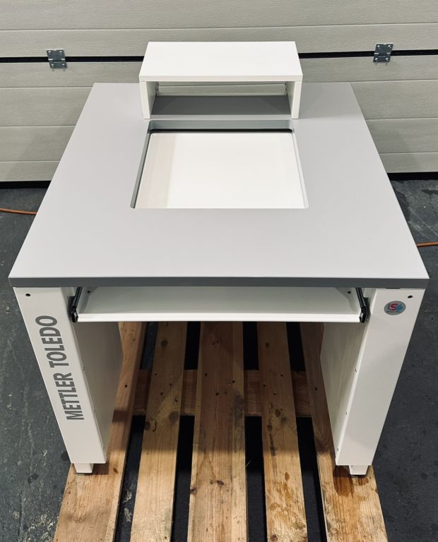 Mettler Toledo Micro Analytical Messtisch